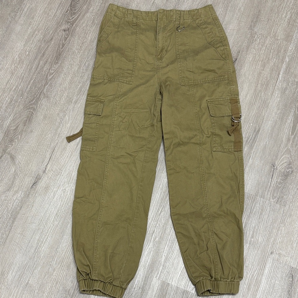 Forever 21 Olive Green Cargo Pants, size large